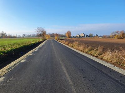 Wyremontowana droga powiatowa między Małą Górką a Targową Górką