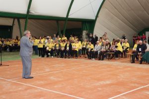 Senior na wychodnym 014