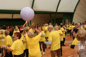 Senior na wychodnym 032