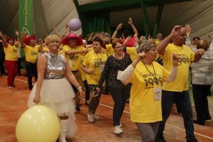 Senior na wychodnym 087