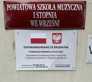tablica informacyjna . (2)