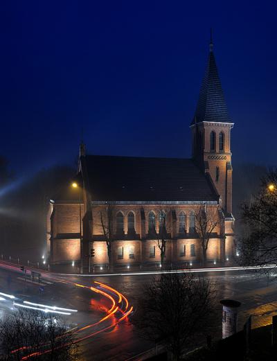 Kościół pw. Św. Ducha we Wrześni nocą