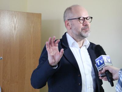 Dr Grzegorz Śpiewak udziela wywiadu