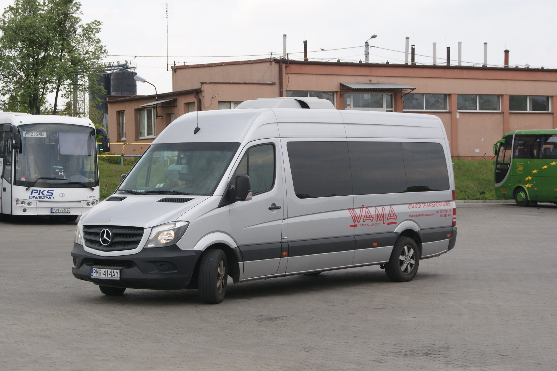 Grafika przedstawiająca autobus